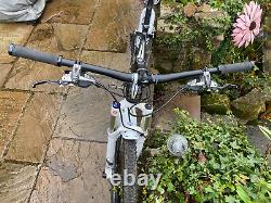 Giant XTC 29 hardtail mountain bike 29er (M) (not advanced). Hope Brake System
